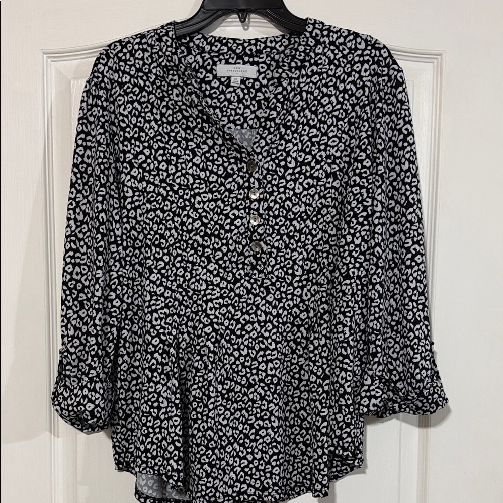 New Directions Monochrome Leopard Print Blouse